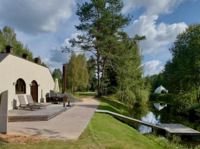 Rabbit Hole Hotel in Kõveri